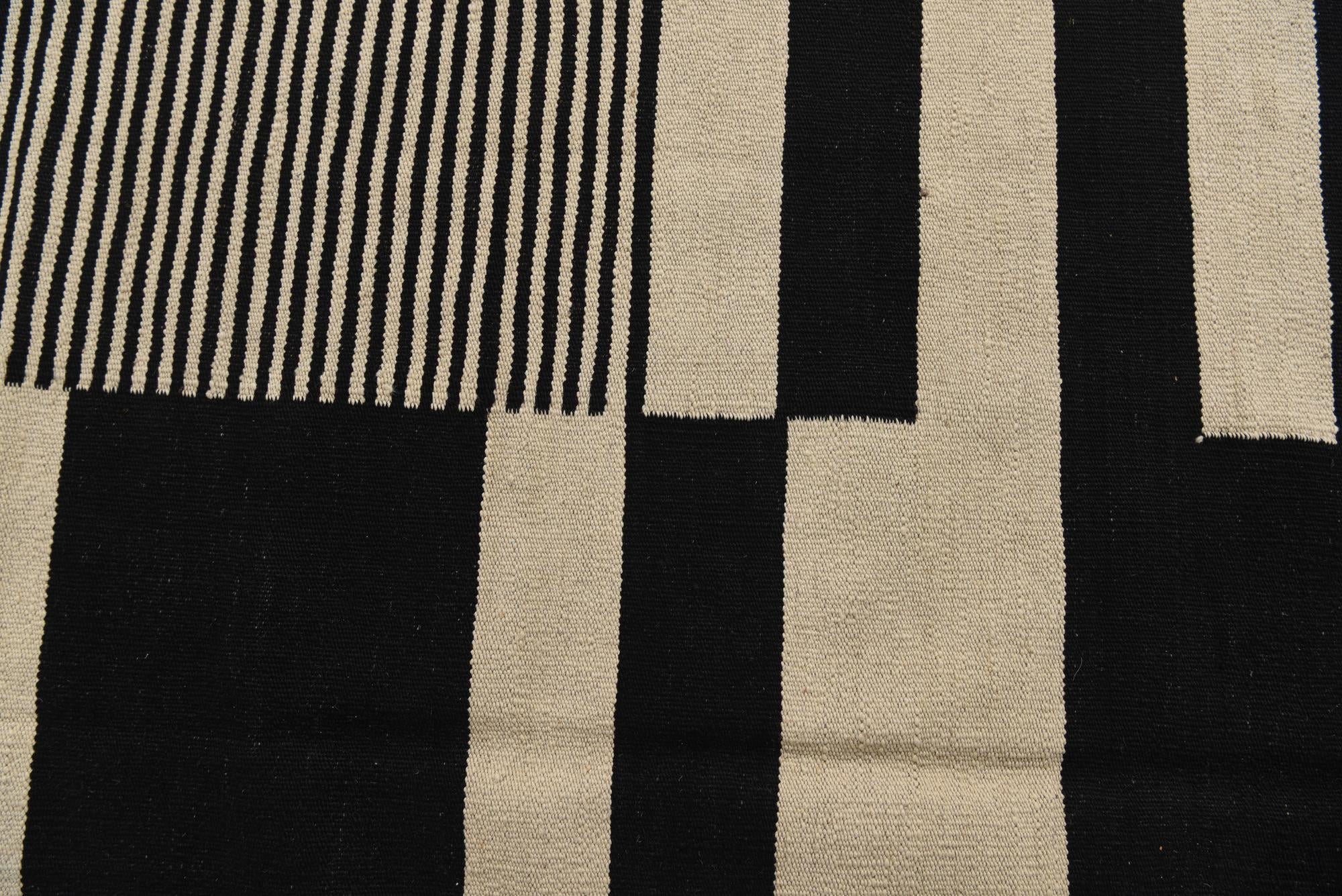 6' 8 x 9' 8 Hand Woven Kilim Modern Wool Rug