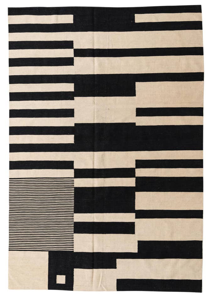 Detail image of 6' 8 x 9' 8 Hand Woven Kilim Modern Wool Rug