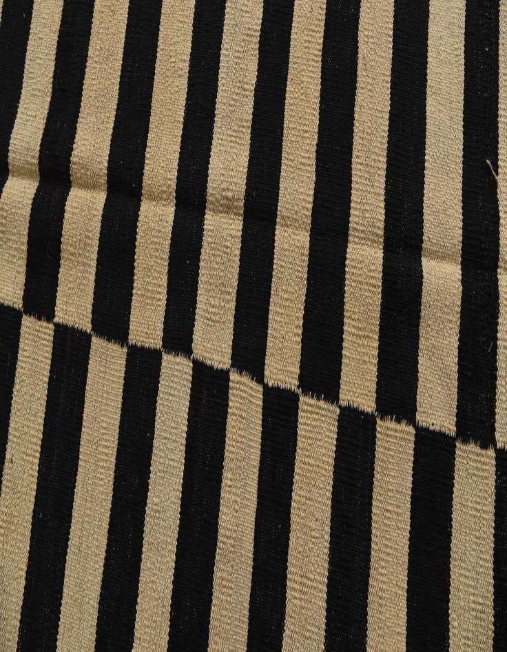 Detail image of 8' 8 x 9' 9  Hand Woven Kilim Modern Wool Rug