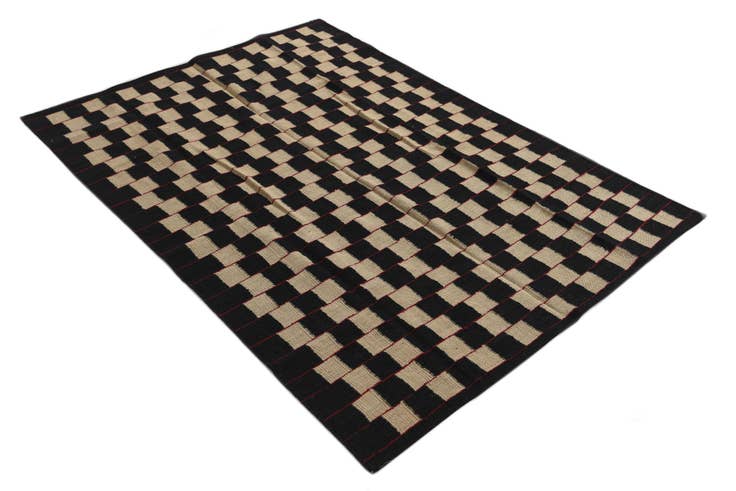 Detail image of 4' 2 x 5' 9 Hand Woven Kilim Modern Wool Rug