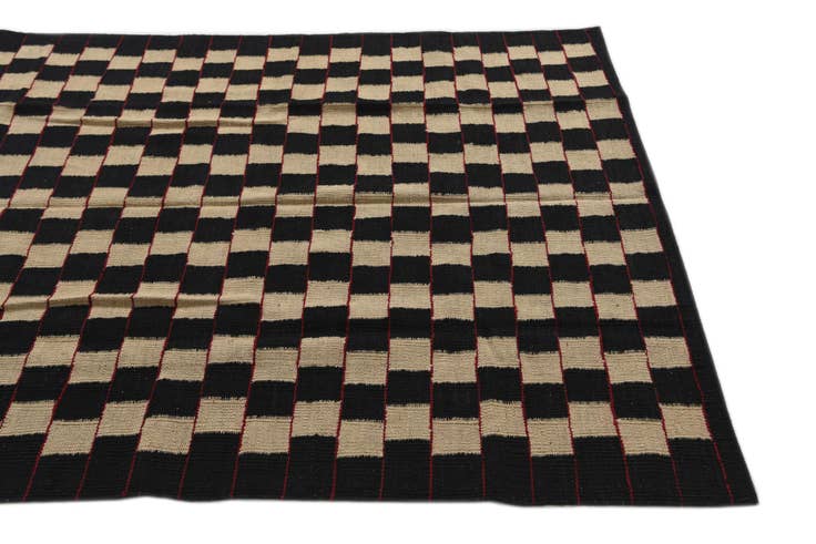 Detail image of 4' 2 x 5' 9 Hand Woven Kilim Modern Wool Rug
