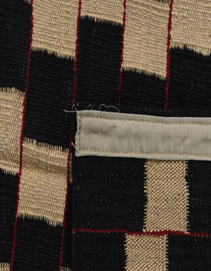 Detail image of 4' 2 x 5' 9  Hand Woven Kilim Modern Wool Rug