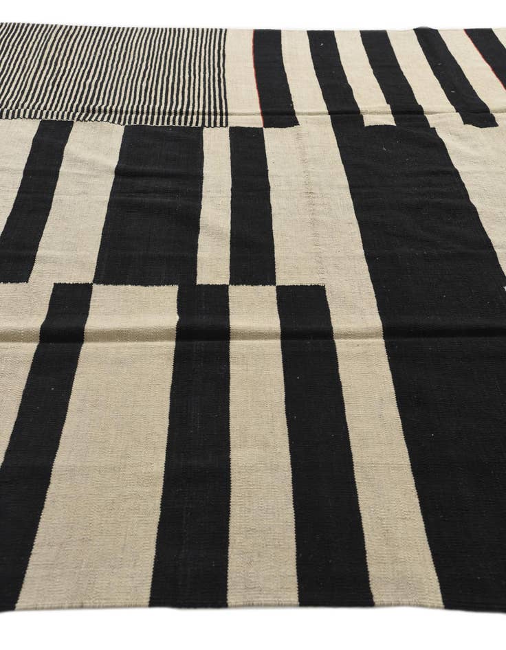 Detail image of 8' 5 x 9' 6  Hand Woven Kilim Modern Wool Rug