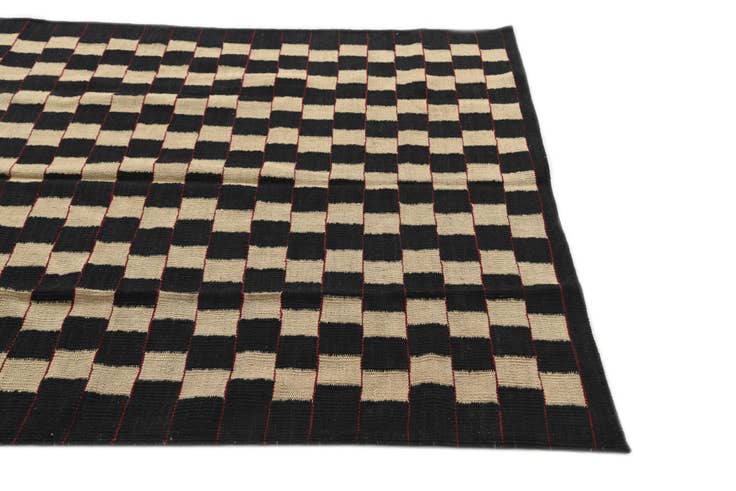 Detail image of 4' 5 x 5' 8 Hand Woven Kilim Modern Wool Rug