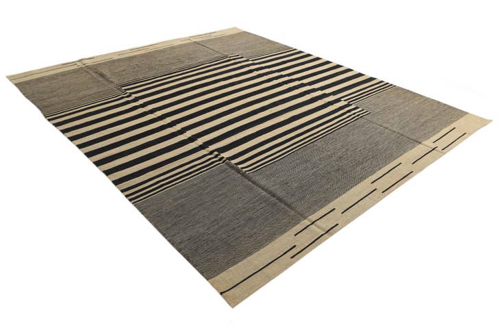 Detail image of 8' 2 x 9' 8 Hand Woven Kilim Modern Wool Rug