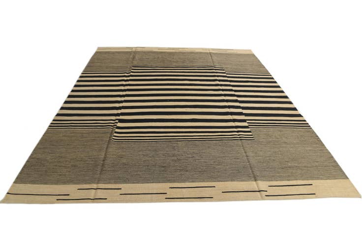 Detail image of 8' 2 x 9' 8 Hand Woven Kilim Modern Wool Rug