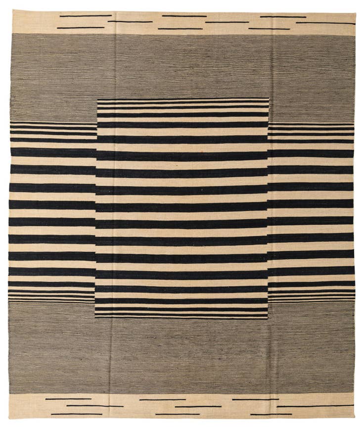 Detail image of 8' 2 x 9' 8 Hand Woven Kilim Modern Wool Rug