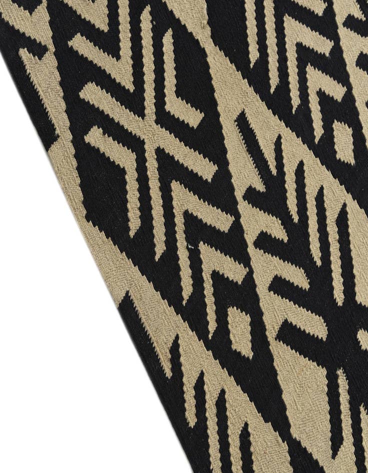 Detail image of 7' x 9' 9  Hand Woven Kilim Modern Wool Rug