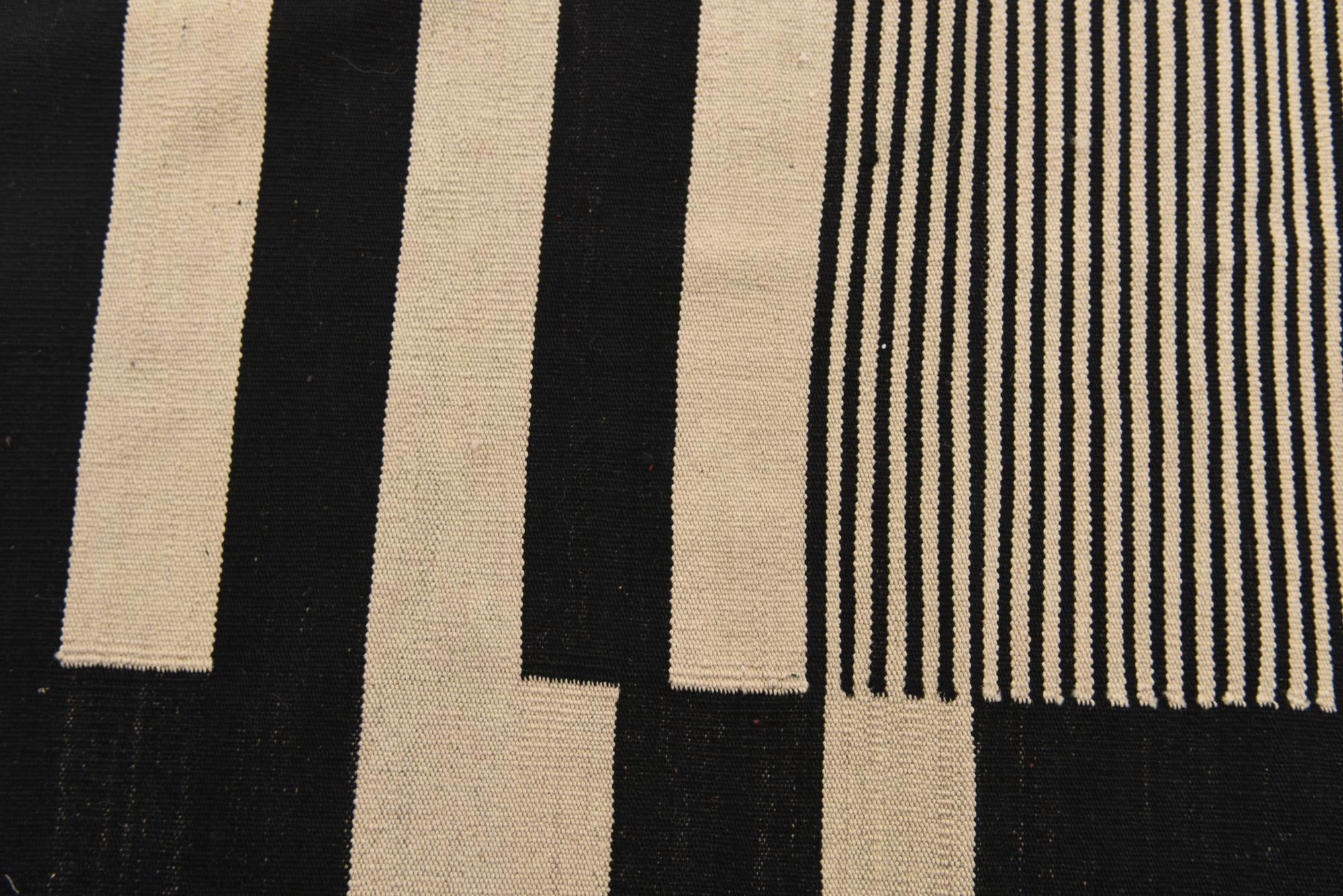 6' 9 x 9' 6 Hand Woven Kilim Modern Wool Rug