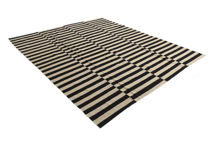 Detail image of 8' 7 x 9' 10 Hand Woven Kilim Modern Wool Rug