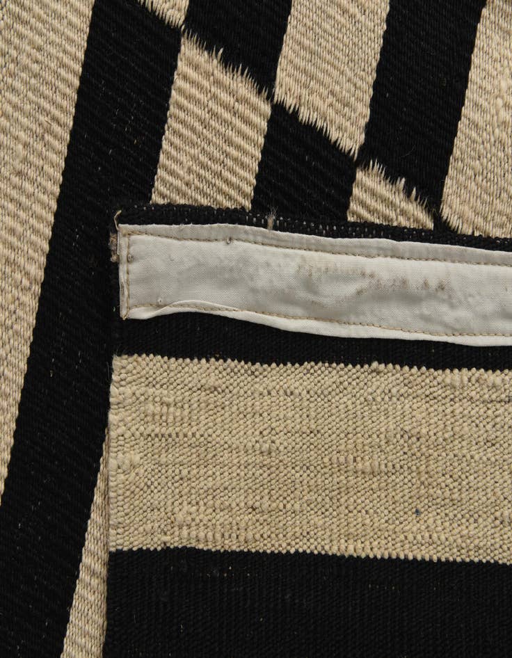 Detail image of 8' 7 x 9' 10  Hand Woven Kilim Modern Wool Rug