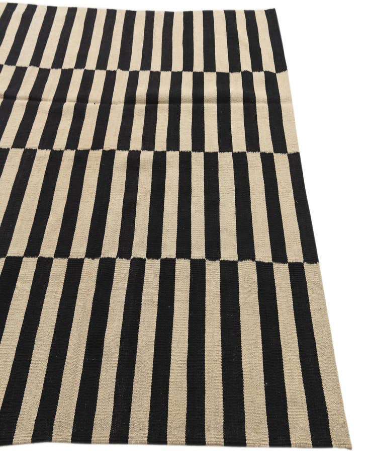 Detail image of 5' 9 x 7' 10  Hand Woven Kilim Modern Wool Rug