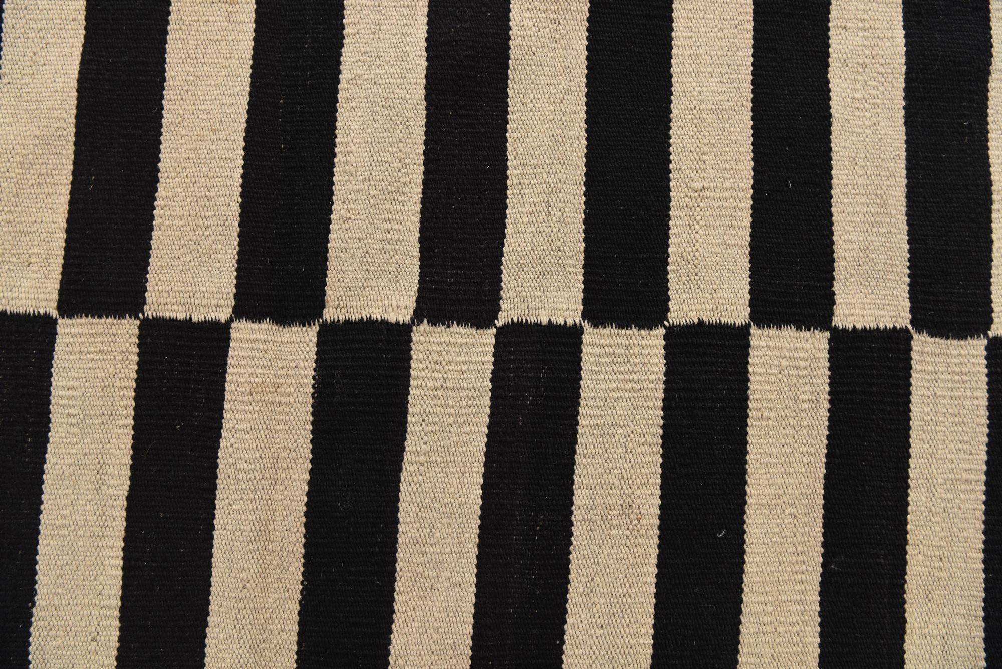 5' 9 x 7' 10 Hand Woven Kilim Modern Wool Rug