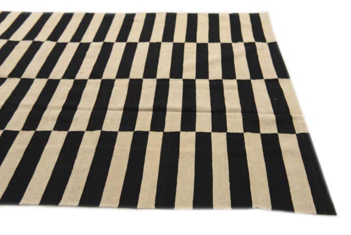 5' 6 x 7' 10 Hand Woven Kilim Modern Wool Rug