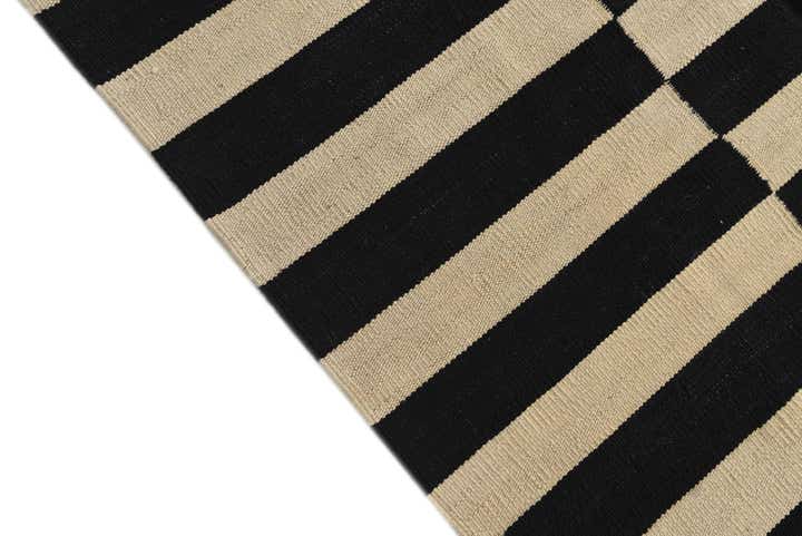 5' 6 x 7' 10 Hand Woven Kilim Modern Wool Rug