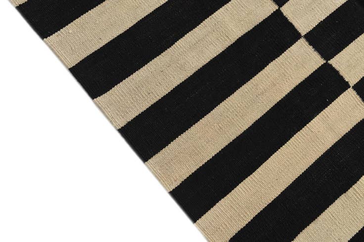 Detail image of 5' 6 x 7' 10 Hand Woven Kilim Modern Wool Rug