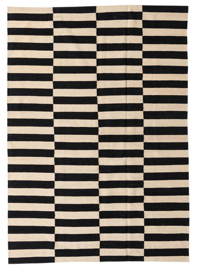 Detail image of 5' 6 x 7' 10 Hand Woven Kilim Modern Wool Rug