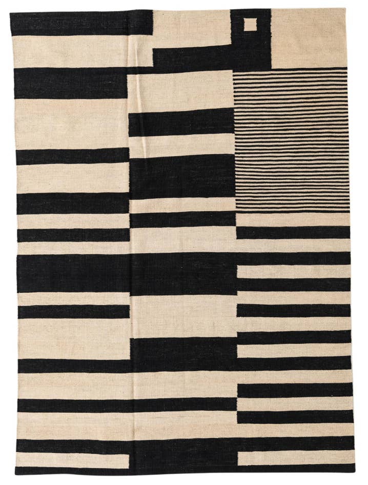 Detail image of 5' 8 x 7' 9 Hand Woven Kilim Modern Wool Rug