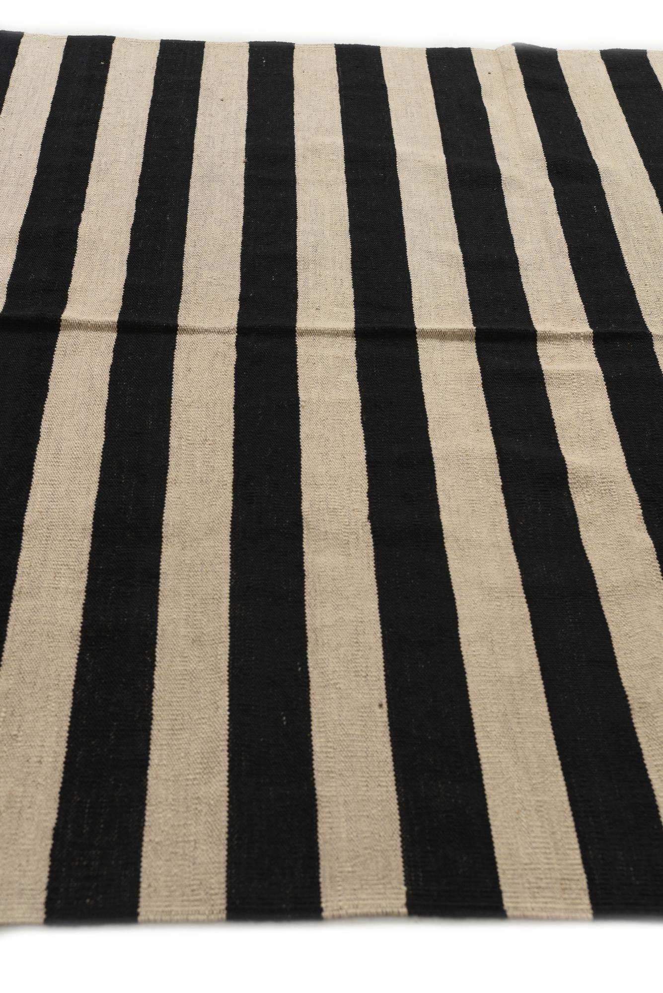 5' 9 x 7' 9 Hand Woven Kilim Modern Wool Rug
