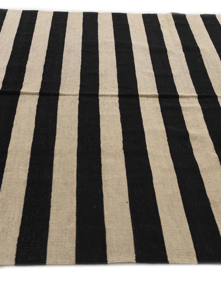 Detail image of 5' 9 x 7' 9  Hand Woven Kilim Modern Wool Rug