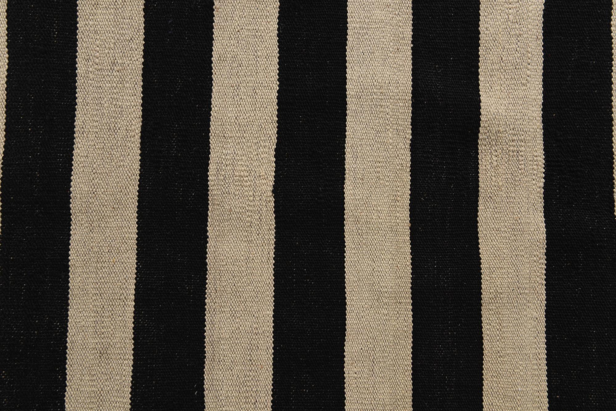 5' 9 x 7' 9 Hand Woven Kilim Modern Wool Rug