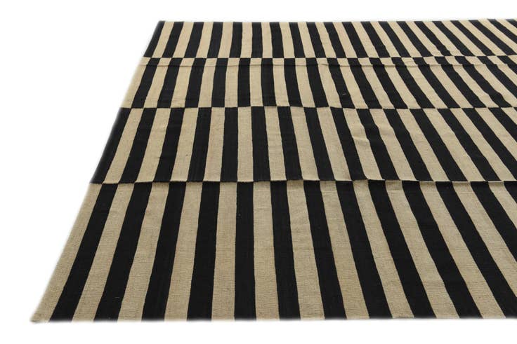 Detail image of 8' 5 x 11' 1 Hand Woven Kilim Modern Wool Rug