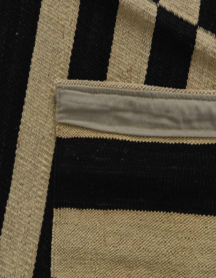 Detail image of 8' 5 x 11' 1  Hand Woven Kilim Modern Wool Rug