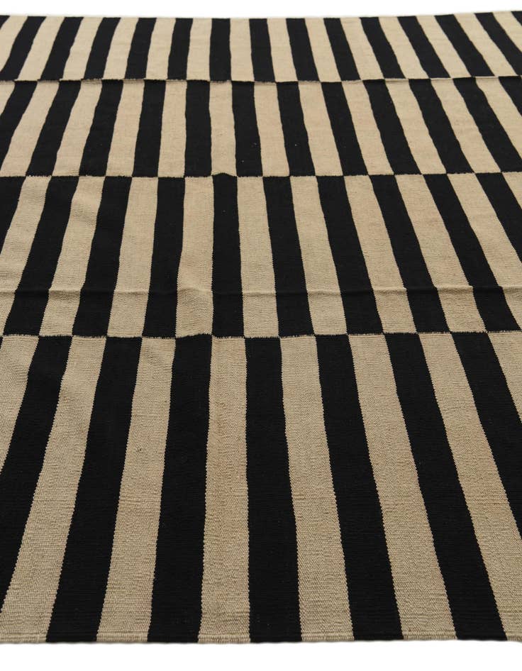 Detail image of 8' 5 x 9' 9  Hand Woven Kilim Modern Wool Rug