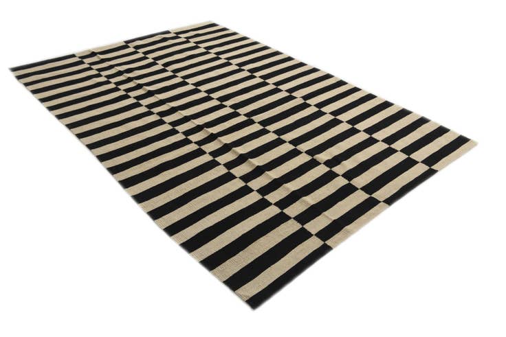 Detail image of 5' 6 x 7' 10 Hand Woven Kilim Modern Wool Rug