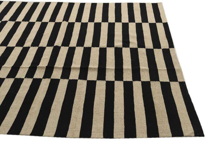 5' 6 x 7' 10 Hand Woven Kilim Modern Wool Rug