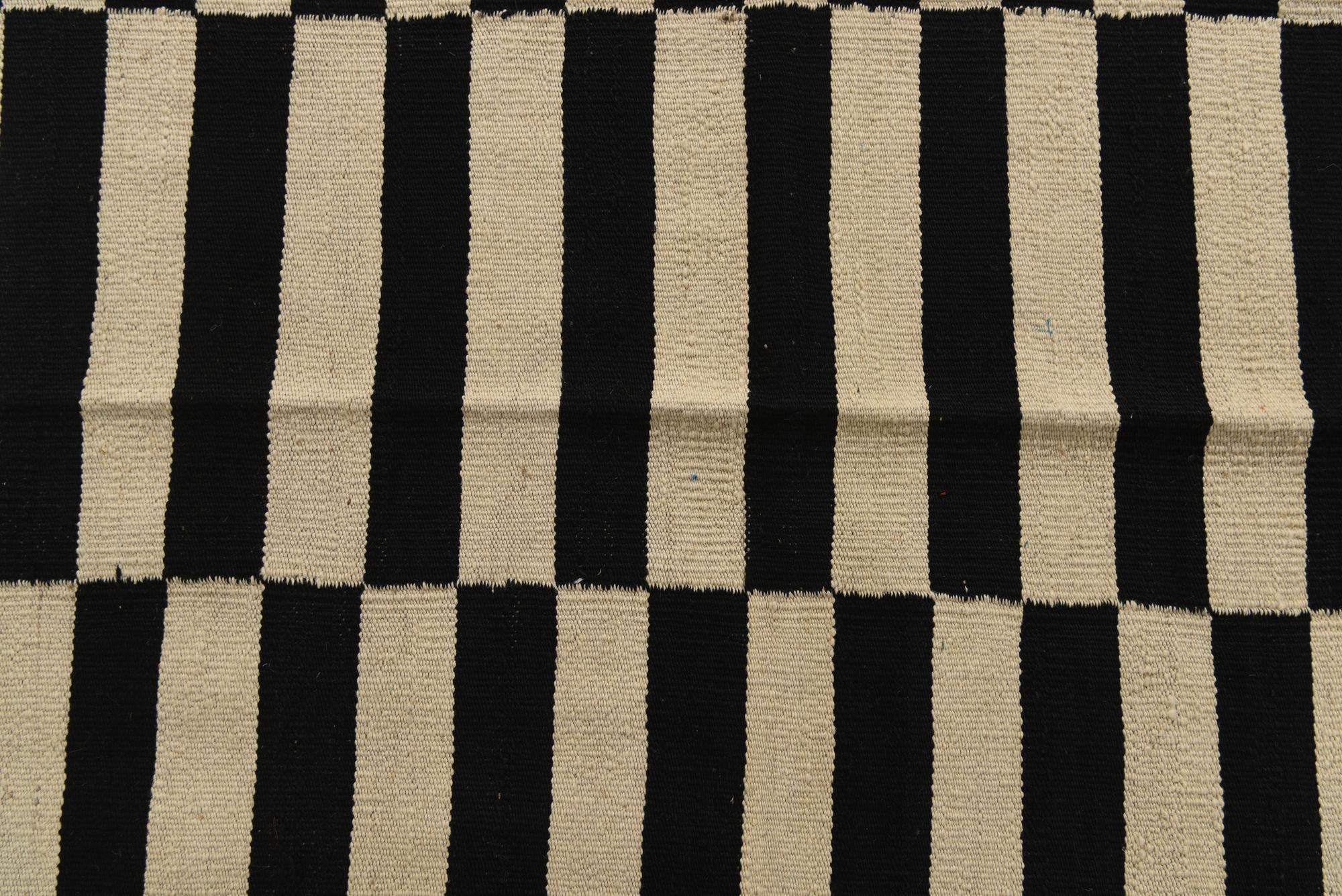 5' 6 x 7' 10 Hand Woven Kilim Modern Wool Rug