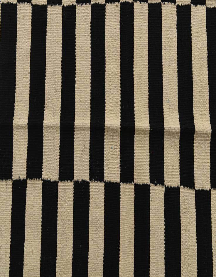 Detail image of 5' 6 x 7' 10  Hand Woven Kilim Modern Wool Rug