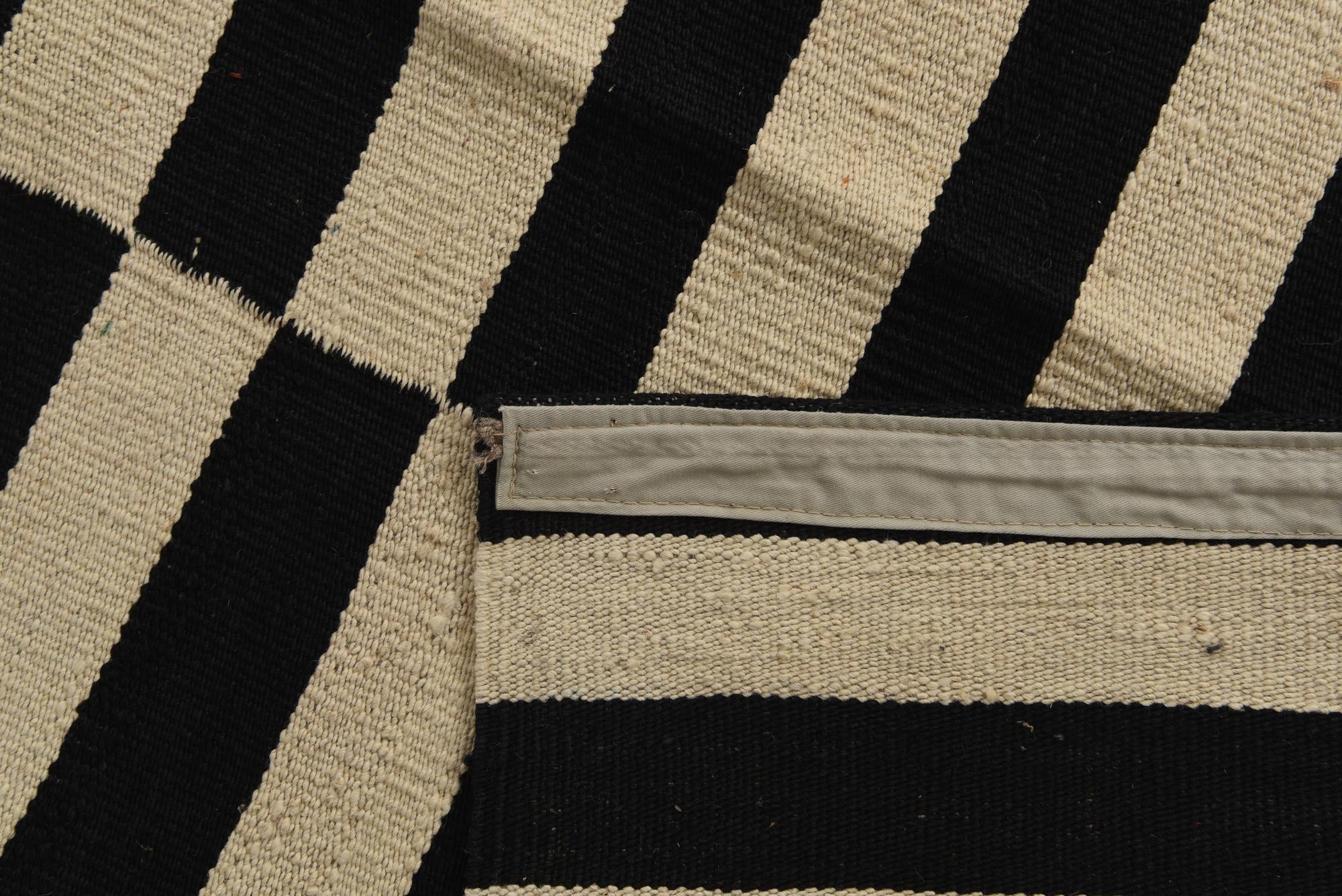 5' 6 x 7' 10 Hand Woven Kilim Modern Wool Rug