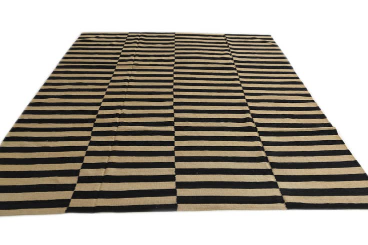 Detail image of 8' 8 x 9' 7 Hand Woven Kilim Modern Wool Rug