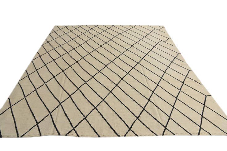 Detail image of 8' 3 x 9' 10 Hand Woven Kilim Modern Wool Rug