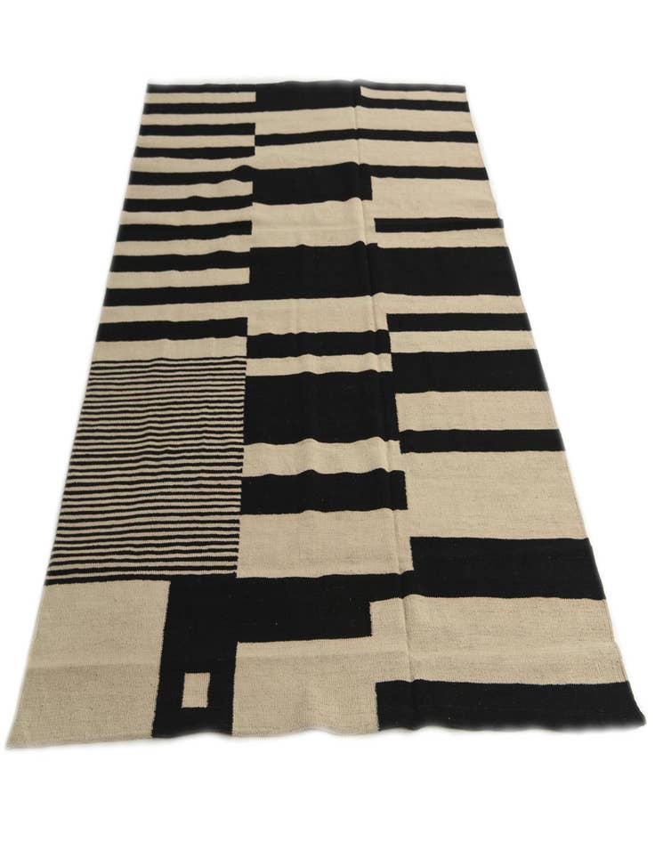 Detail image of 5' 10 x 7' 10  Hand Woven Kilim Modern Wool Rug