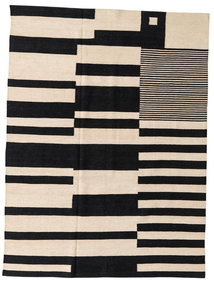 Detail image of 5' 10 x 7' 10 Hand Woven Kilim Modern Wool Rug