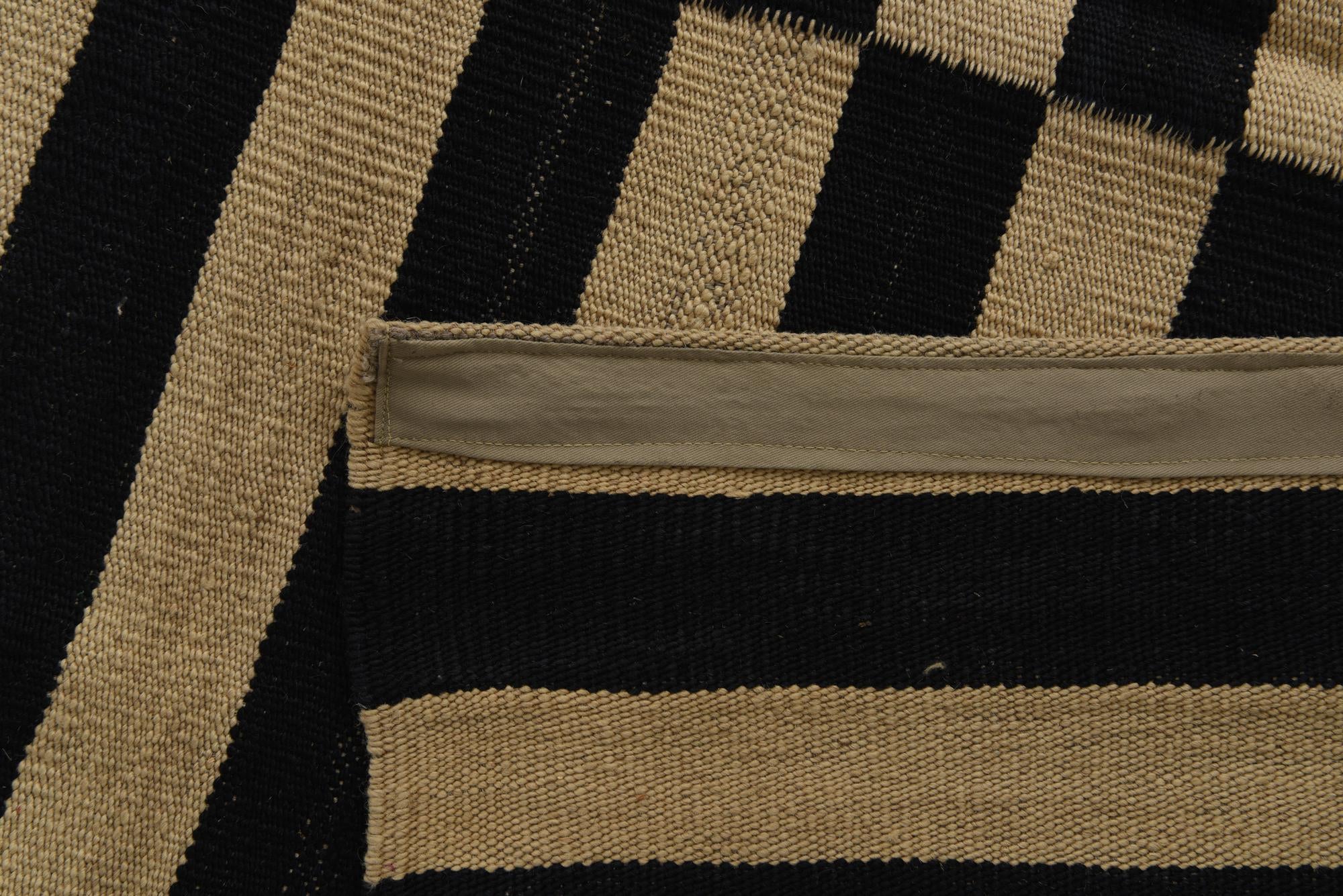 8' 9 x 11' 2 Hand Woven Kilim Modern Wool Rug