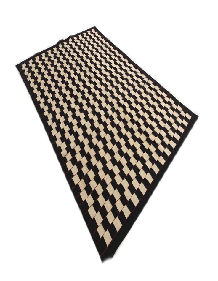 Detail image of 6' 6 x 9' 7  Hand Woven Kilim Modern Wool Rug