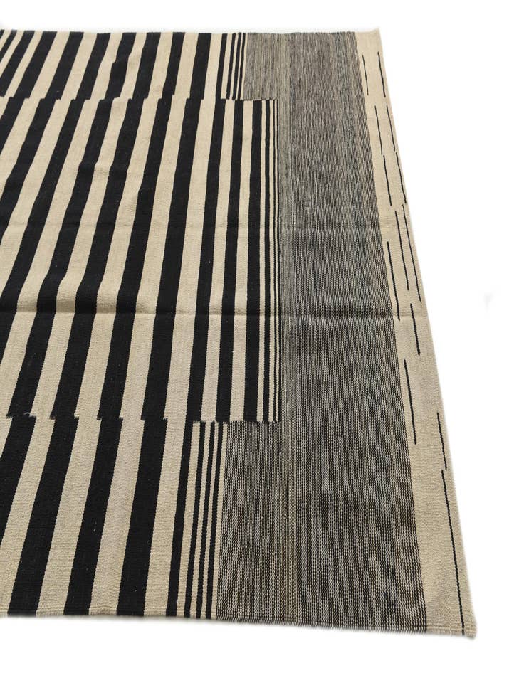 Detail image of 5' 8 x 7' 10  Hand Woven Kilim Modern Wool Rug