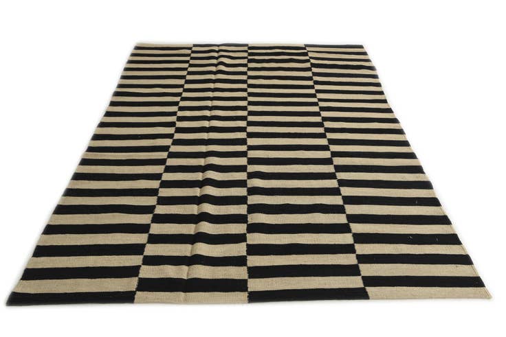 Detail image of 5' 7 x 7' 10 Hand Woven Kilim Modern Wool Rug
