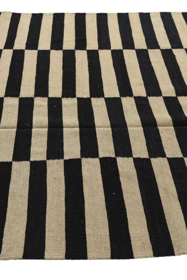 Detail image of 5' 7 x 7' 10 Hand Woven Kilim Modern Wool Rug