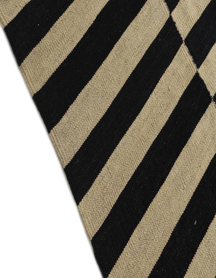 Detail image of 5' 7 x 7' 10  Hand Woven Kilim Modern Wool Rug