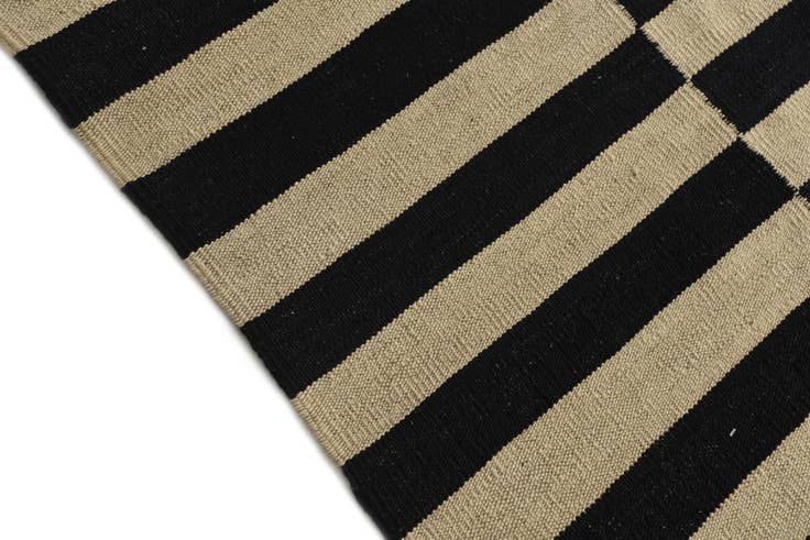 Detail image of 5' 7 x 7' 10 Hand Woven Kilim Modern Wool Rug