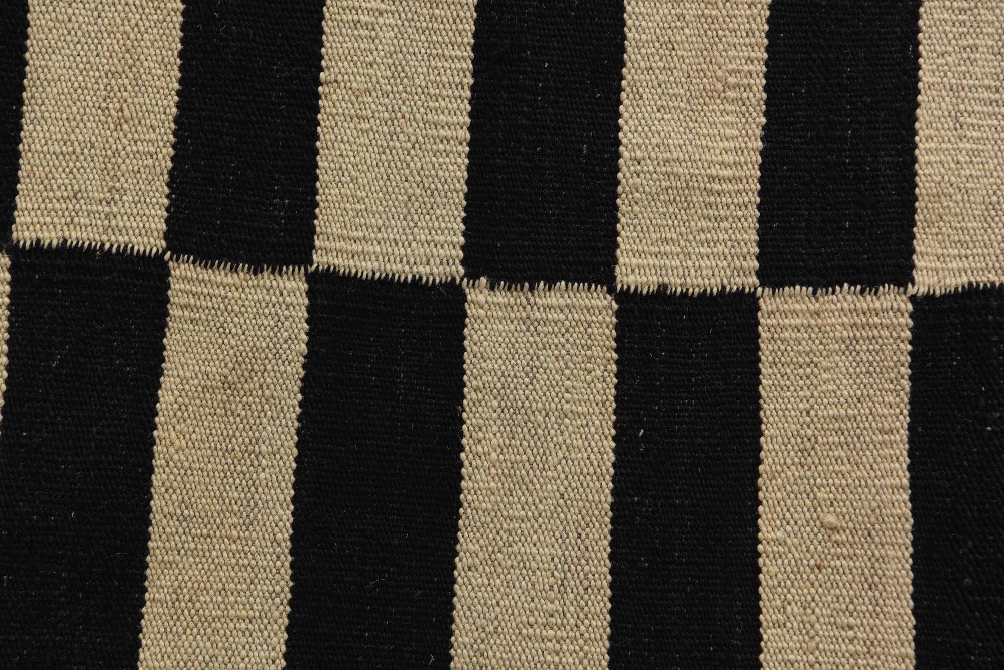 5' 7 x 7' 10 Hand Woven Kilim Modern Wool Rug