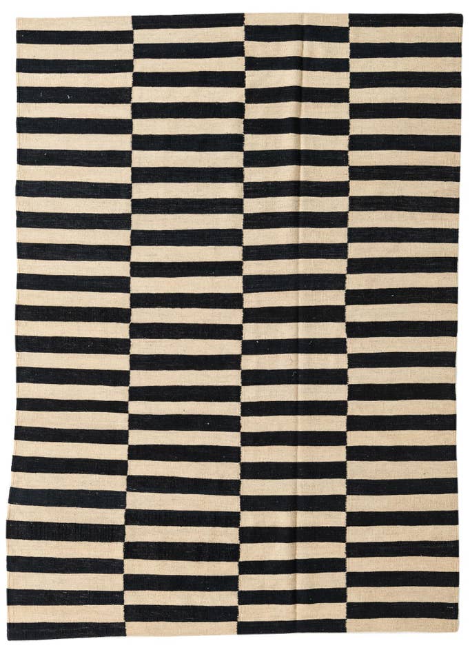 Detail image of 5' 7 x 7' 10 Hand Woven Kilim Modern Wool Rug