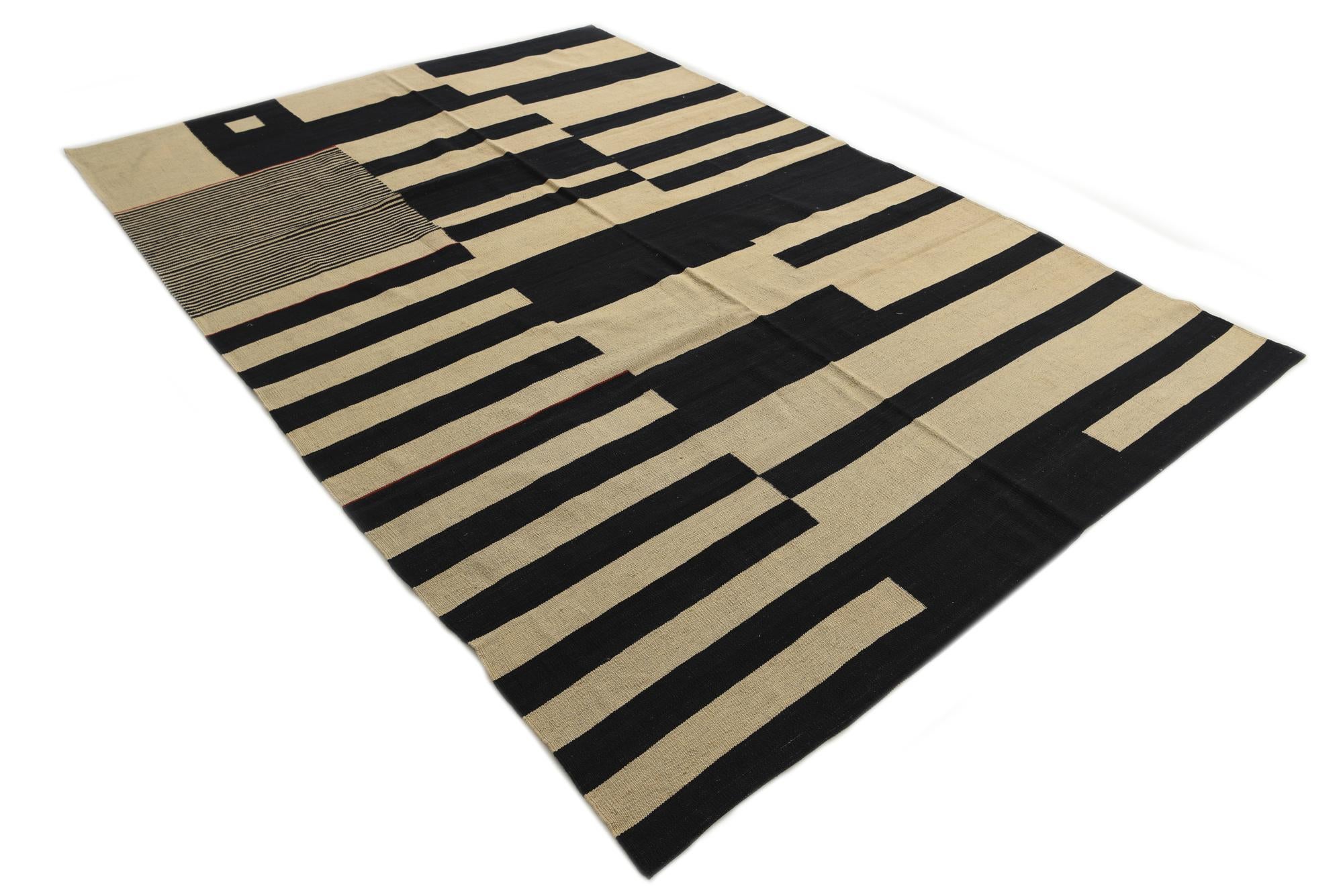 7' x 10' Hand Woven Kilim Modern Wool Rug