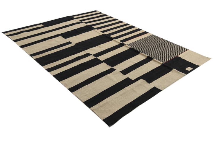 Detail image of 5' 9 x 7' 7 Hand Woven Kilim Modern Wool Rug