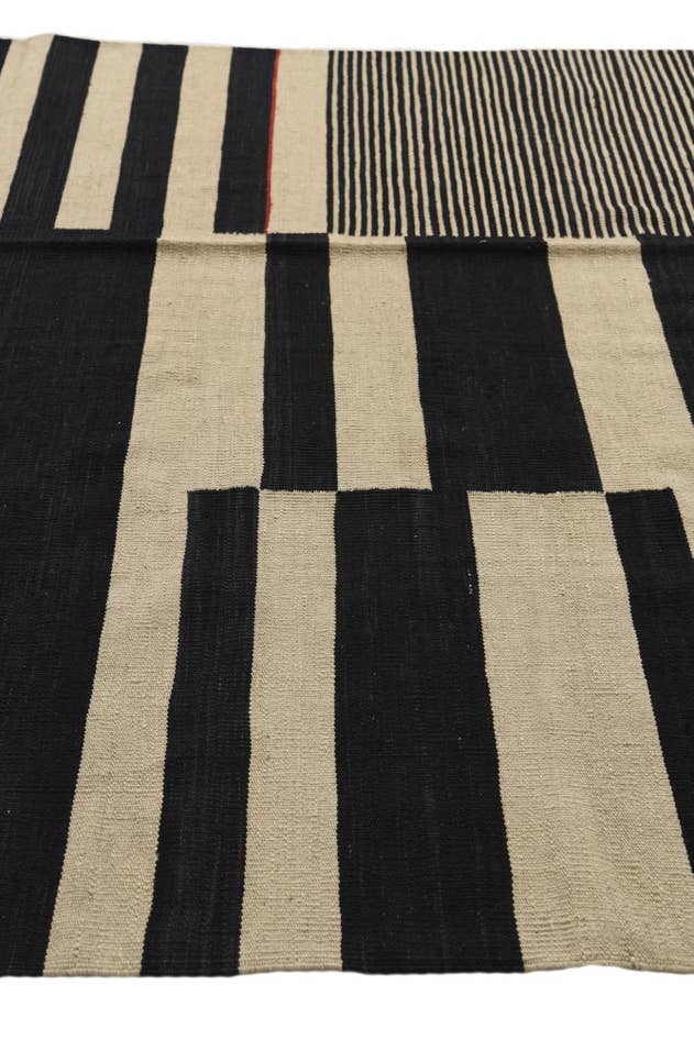 Detail image of 5' 9 x 7' 7 Hand Woven Kilim Modern Wool Rug