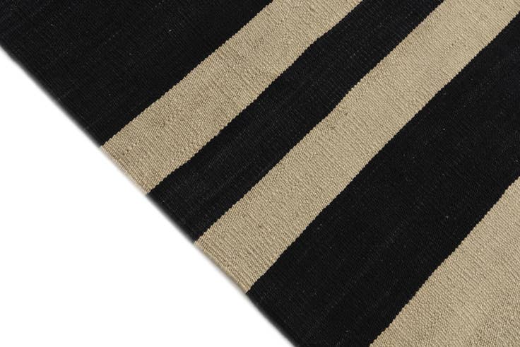 Detail image of 5' 9 x 7' 7 Hand Woven Kilim Modern Wool Rug